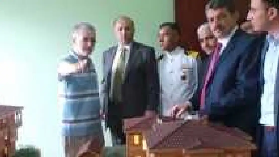 SERGİ AÇILDI, TARİHİ MAKET EVLER İNCELENDİ