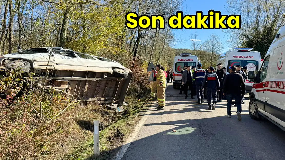 Son dakika, yolcu minibüsü devrildi