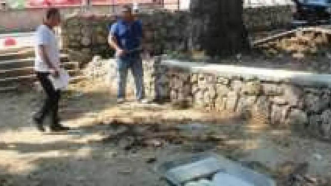 SOSYAL TESİSİN BAHÇESİ GÜZELLEŞİYOR