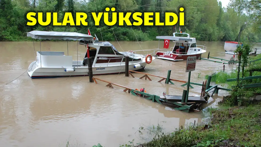 Su seviyesi yükseldi, köprüler sular altında kaldı