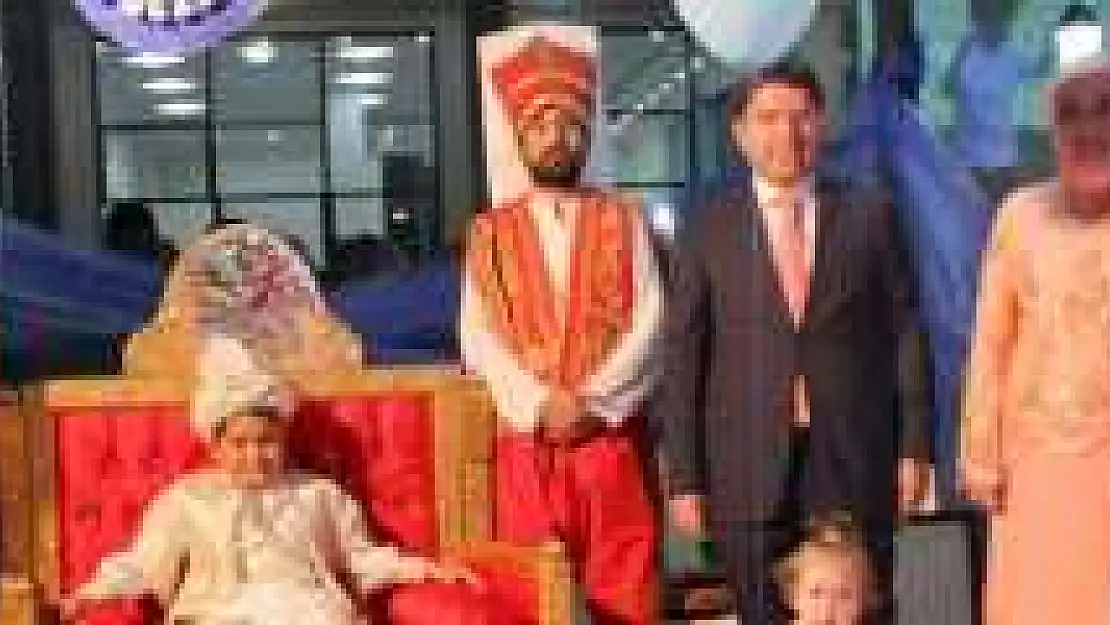 TUNÇ'TAN, OĞLUNA GÖRKEMLİ TÖREN