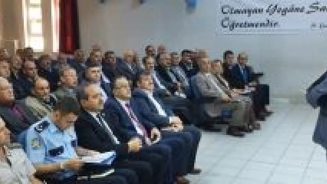 Ulus Köy Tasarım Rehberleri Muhtarlara Teslim Edildi