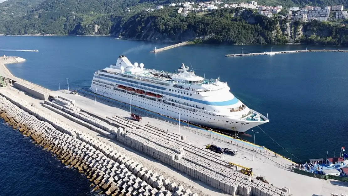 Yaklaşık 90 bin turist geldi