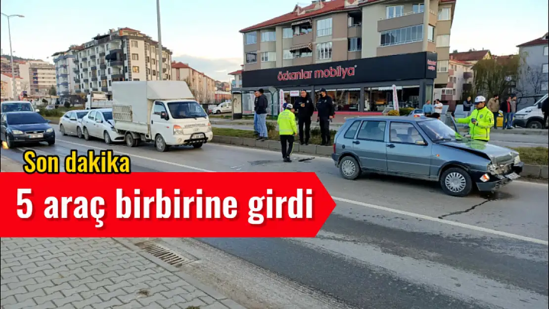 Bartın'da 5 araç birbirine girdi