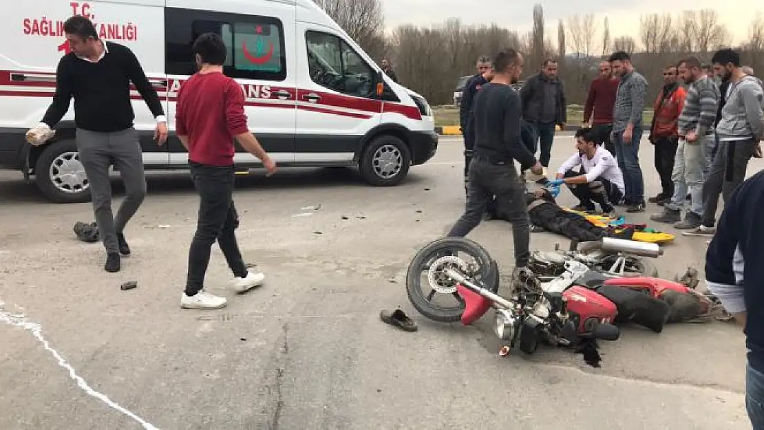 Yol ayrımında çarpıştılar
