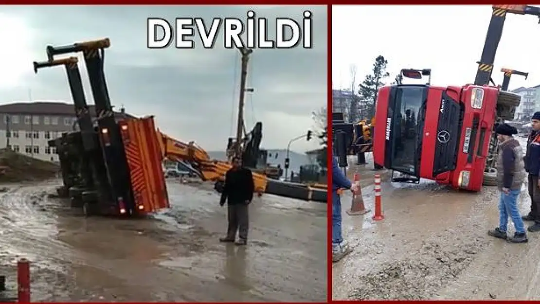 Yol çalışmalarında vinç devrildi