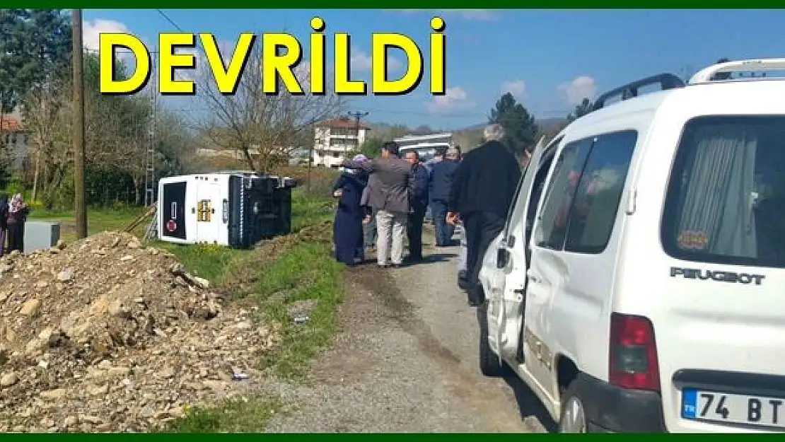 Yolcu minibüsü devrildi!