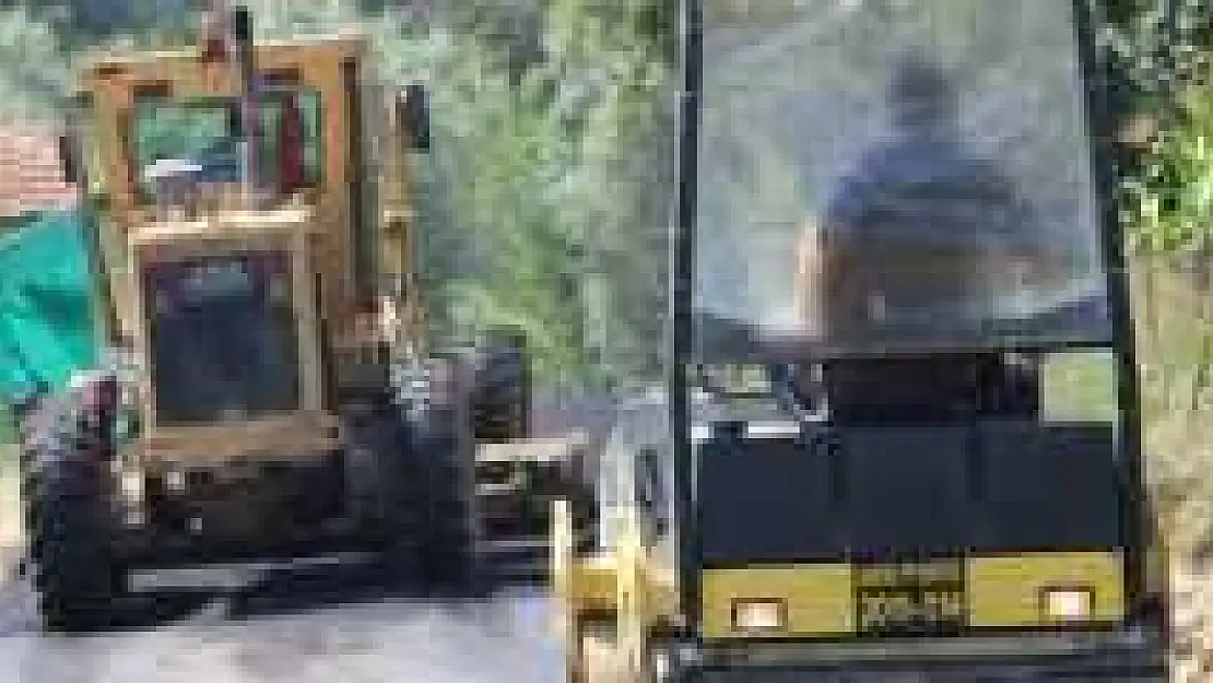 YOLLAR ASFALTLANIYOR, ULAŞIM KOLAYLIĞI SAĞLANIYOR