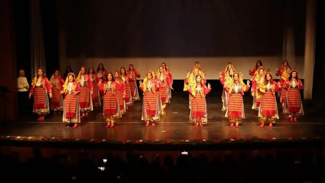 Dans şölenini izleyenler büyülendi