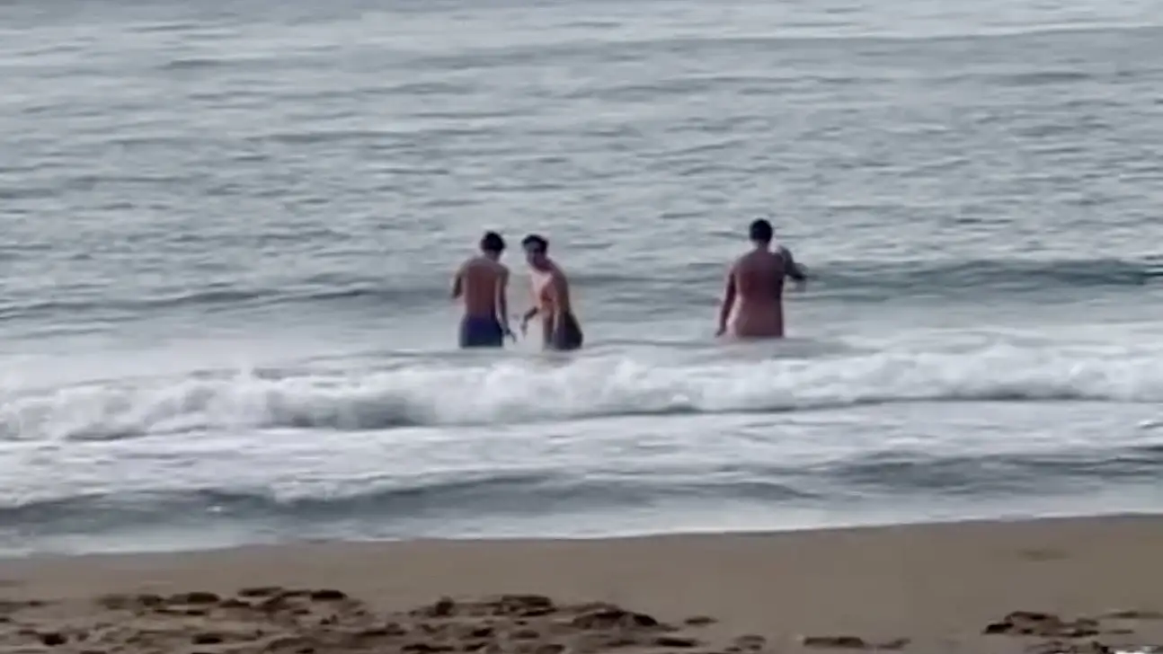 İnkumu sahilinde kasımda deniz keyfi