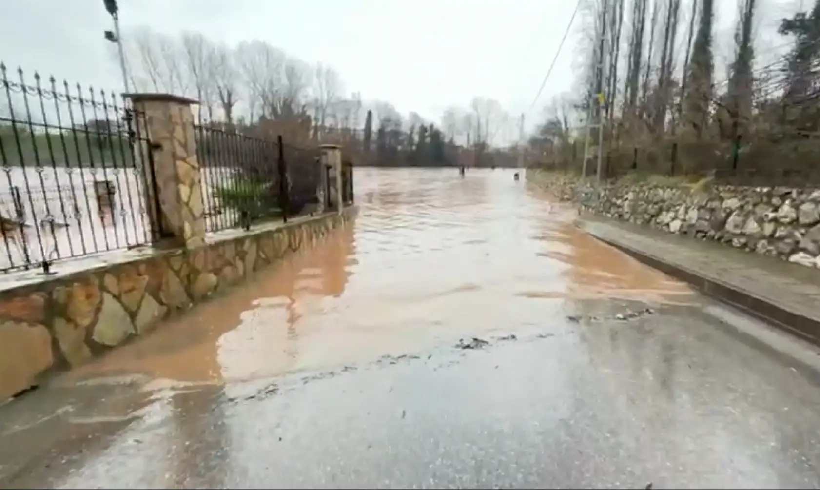 Karlar eridi, Bartın ırmağı taştı