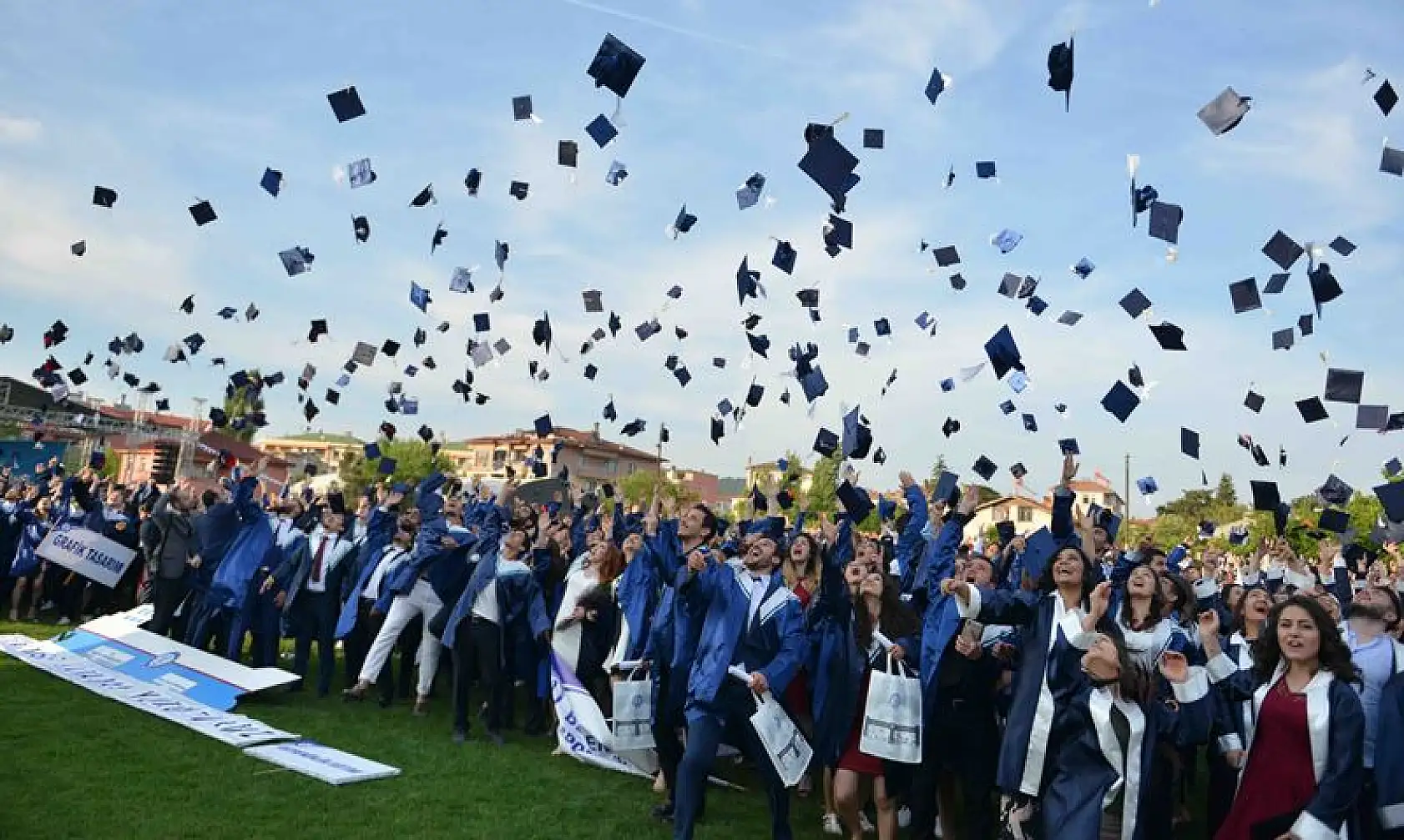 Bartın Üniversitesinde 9.mezuniyet coşkusu