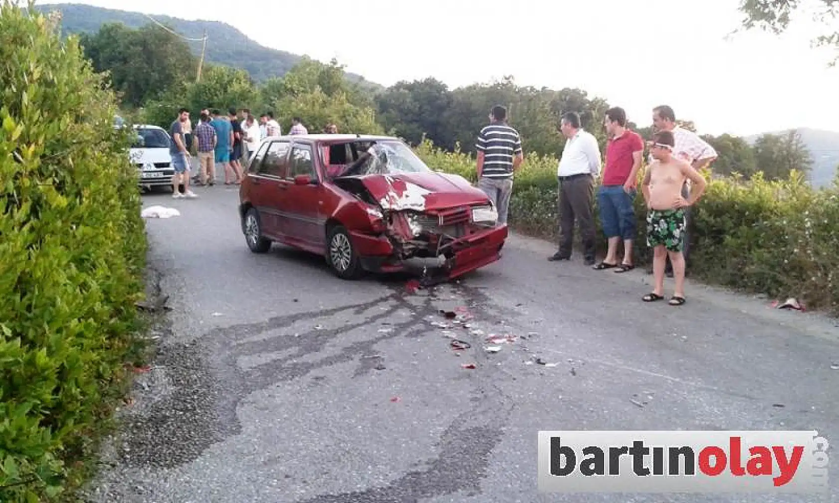 Motosiklet İle Otomobil Çarpıştı