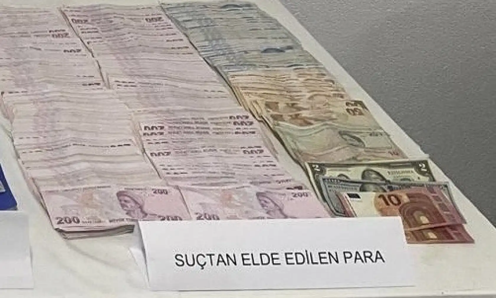 Gece operasyonu: Para ve uyuşturucu