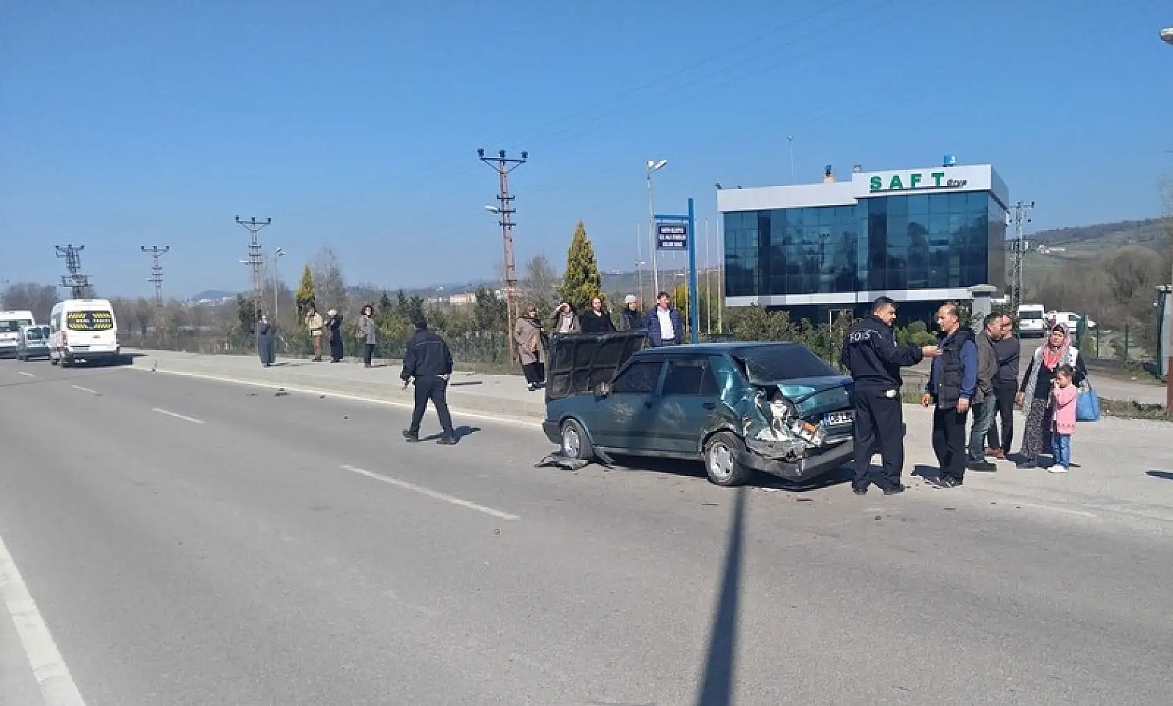 Bartın'da kazalar peş peşe, 4 yaralı