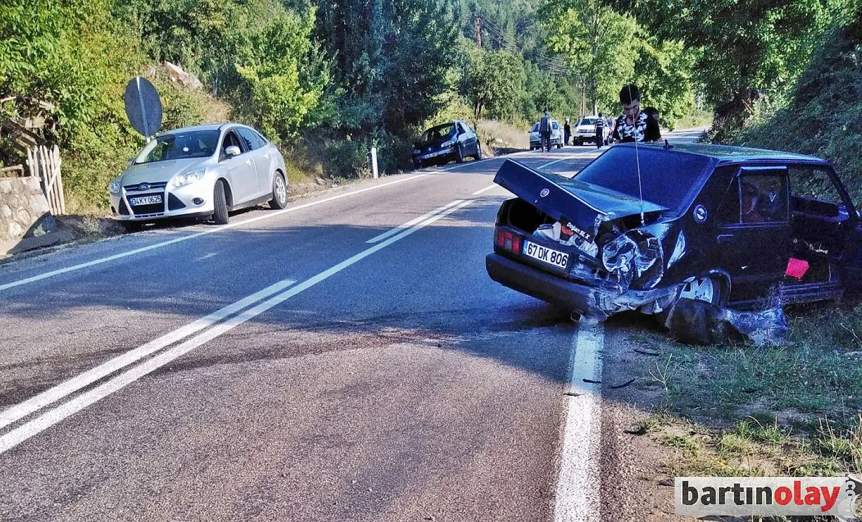 Otomobil duvara çarptı, 1 ölü