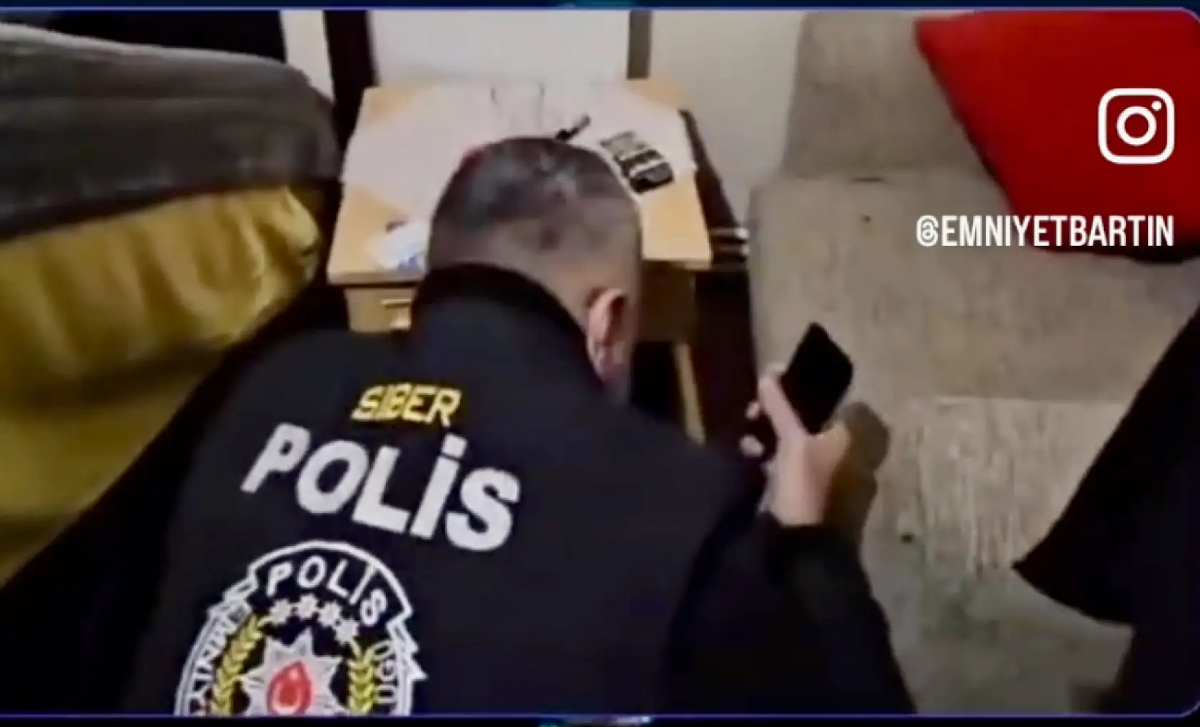 4 araçla 3 kıyafet değiştirdi