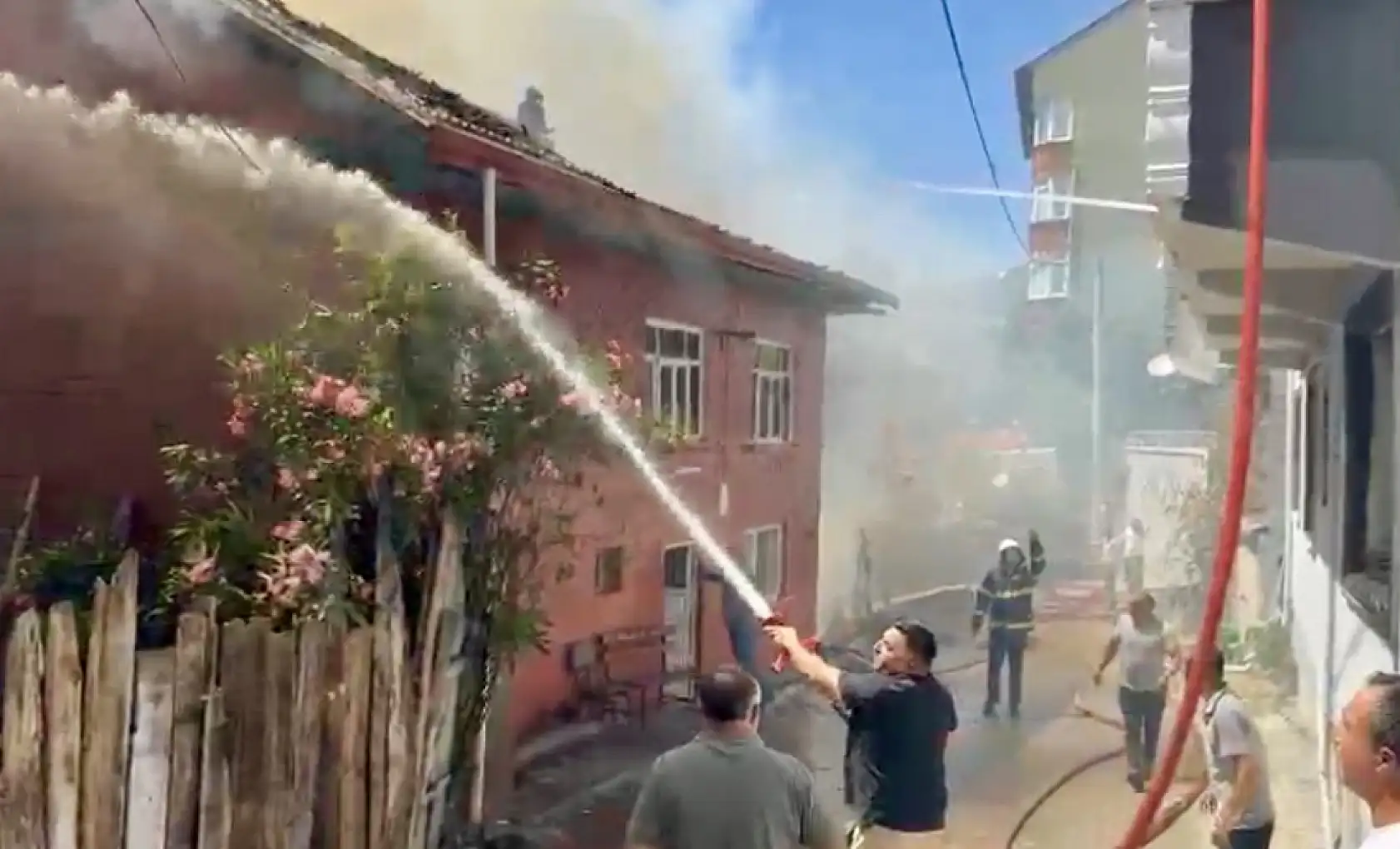 Kozcağız'da korkutan yangın