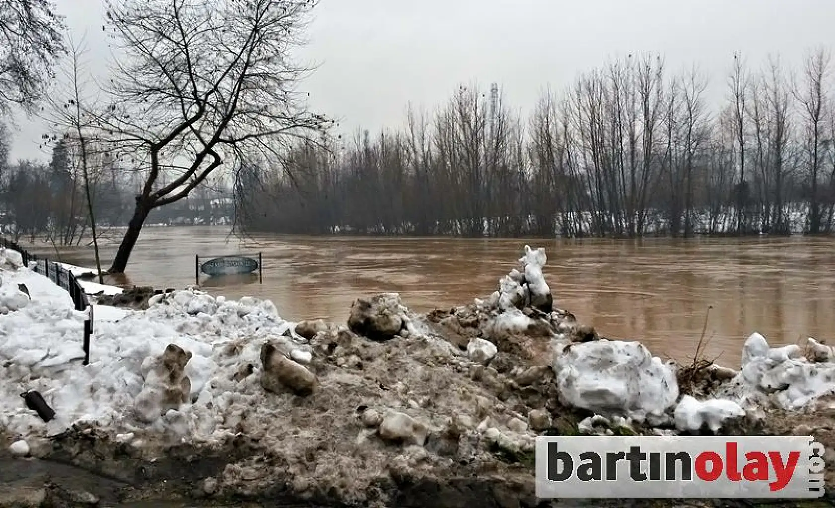 Bartın'da sular yükseliyor