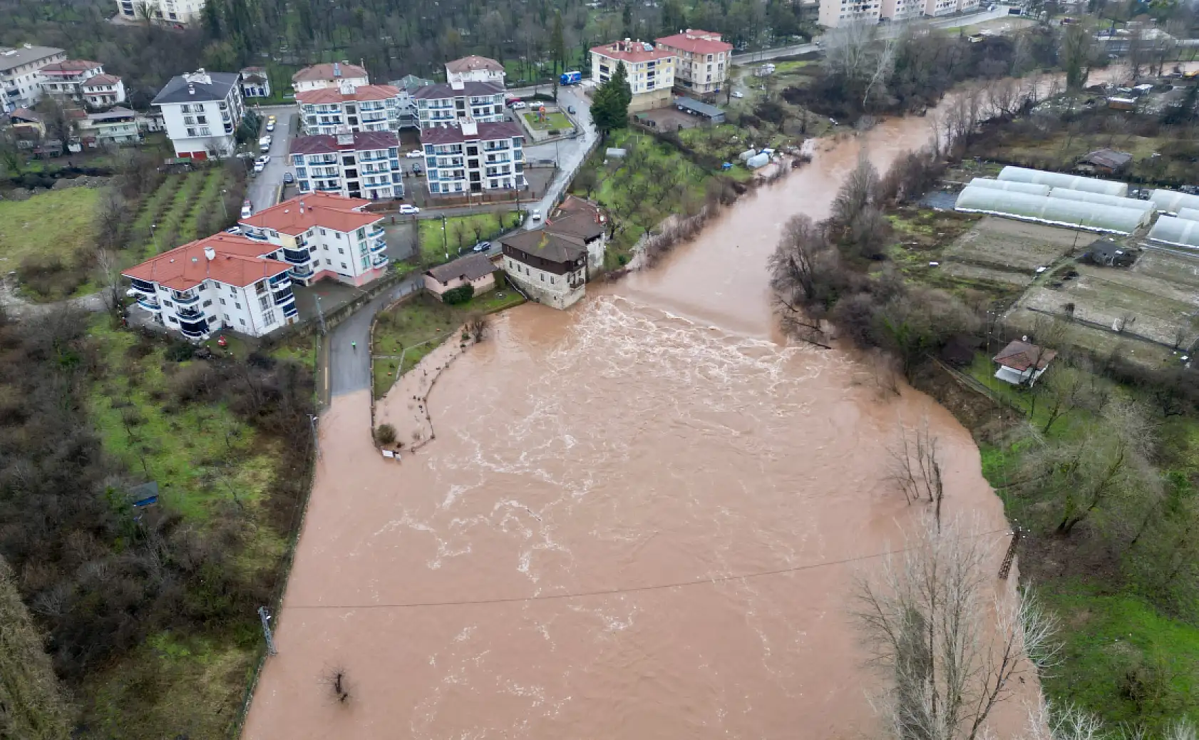 Su seviyesi 3 metre yükseldi
