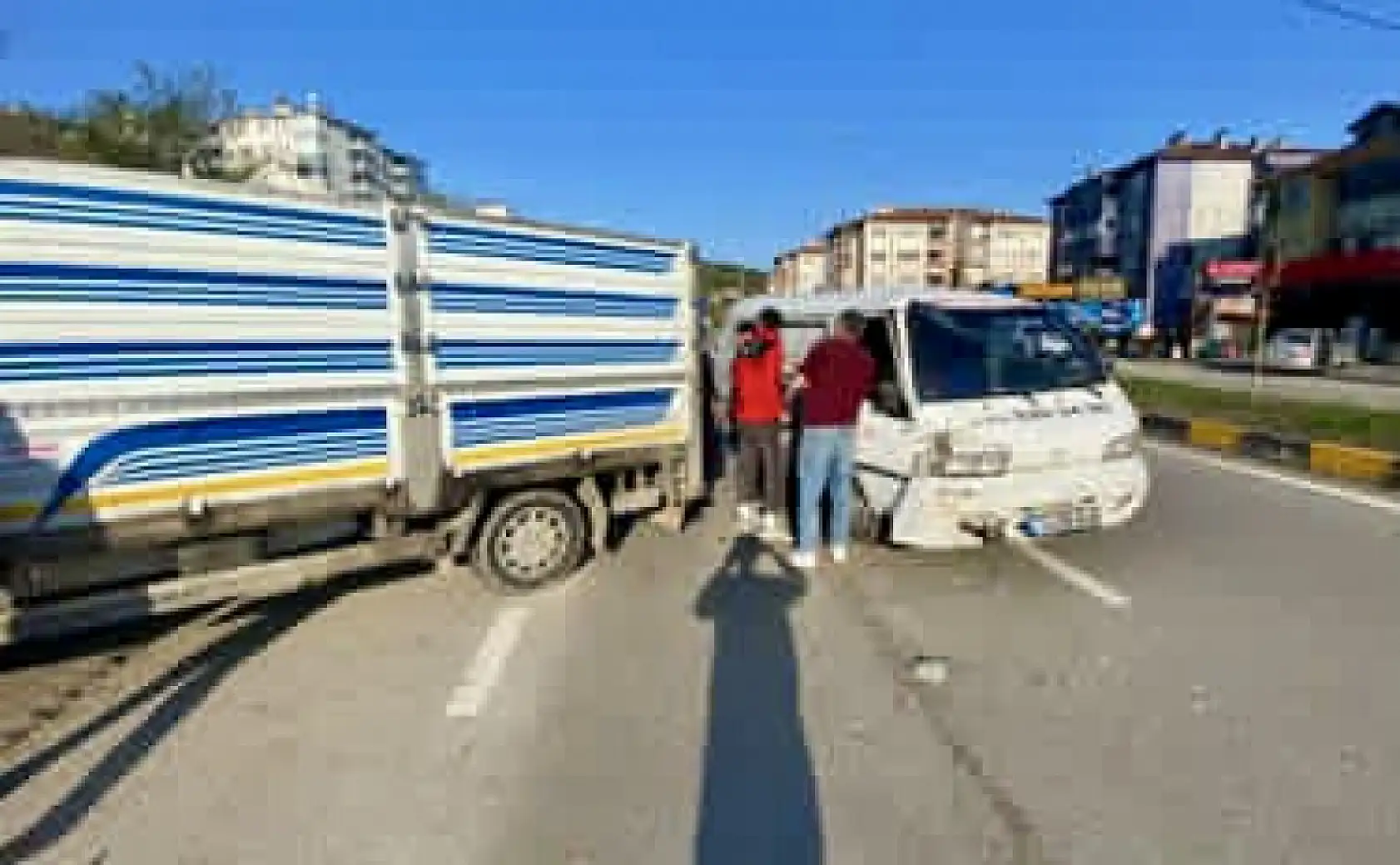 Bartın'da 2 araç çarpıştı