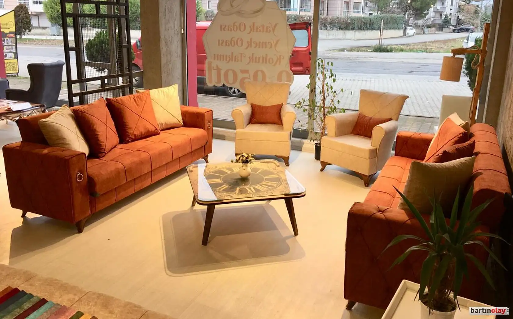 Evinizin tüm ihtiyaçları Karakuşlar AVM'de