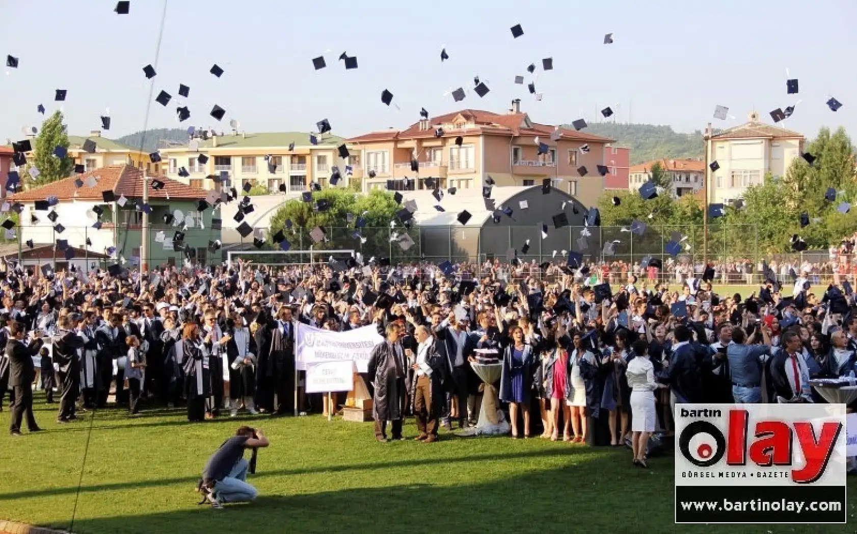 BÜ'DE MEZUNİYET HEYECANI