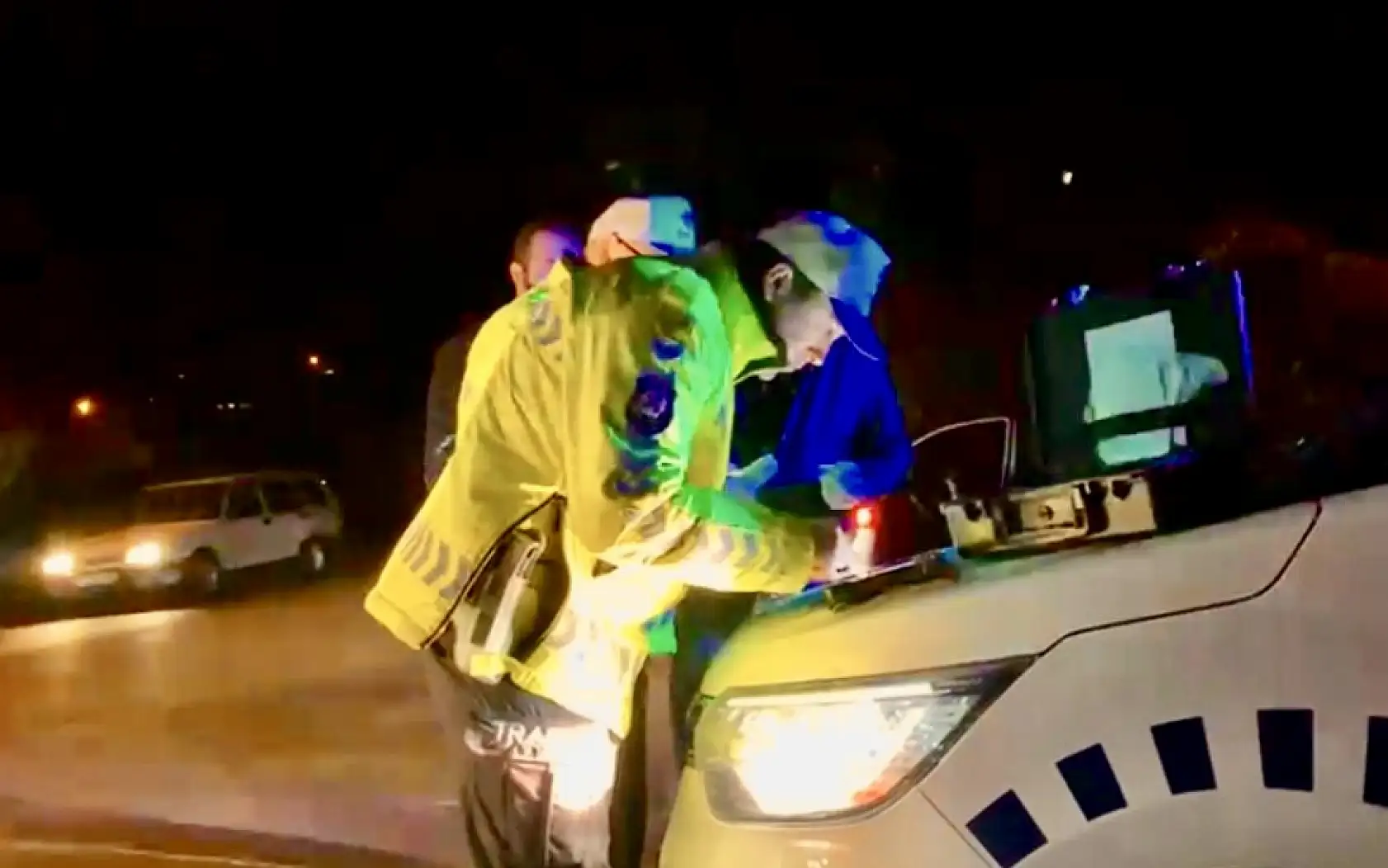 Tıyırtı rampasında polisin sabır testi