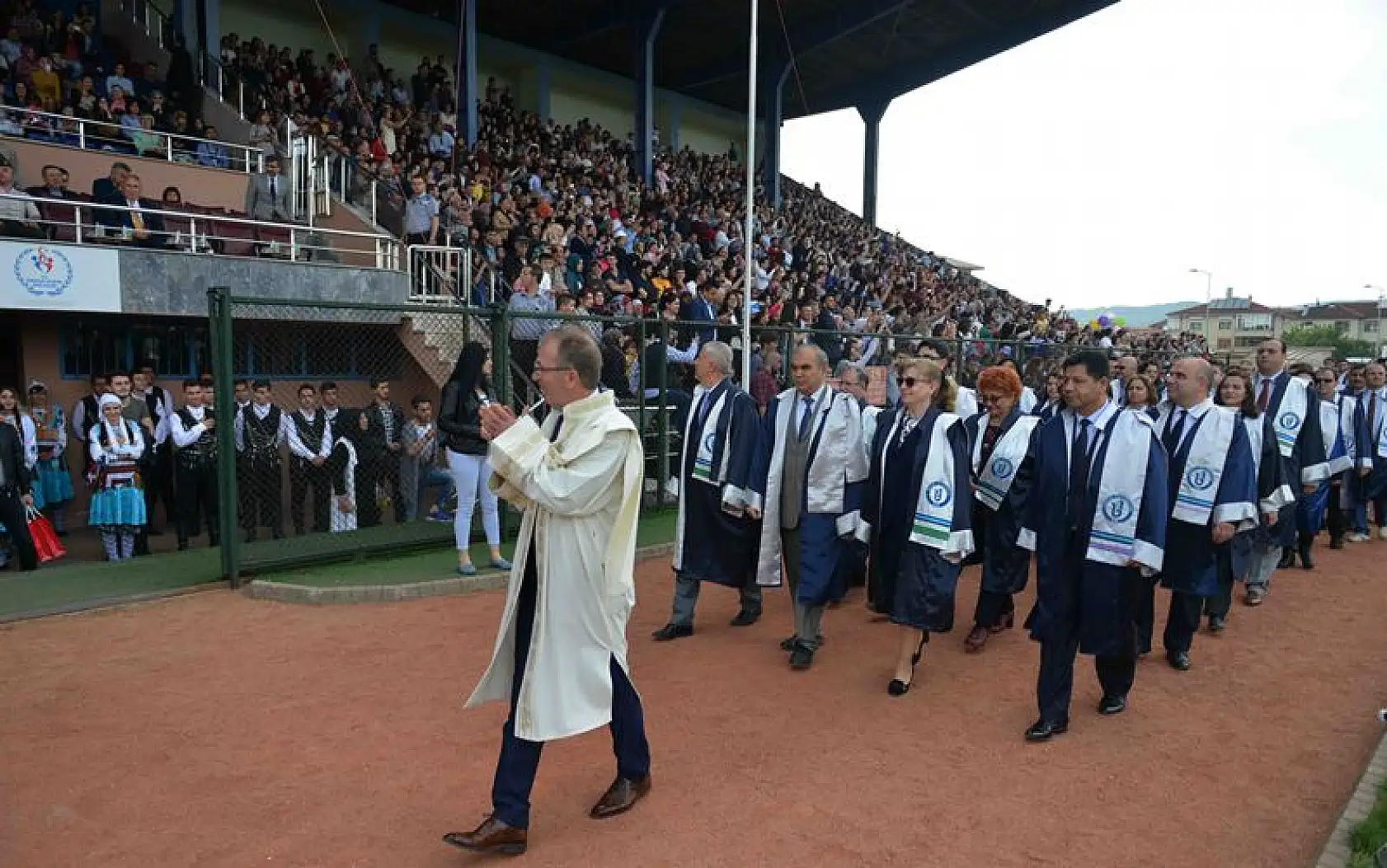 Bartın Üniversitesinde 9.mezuniyet coşkusu