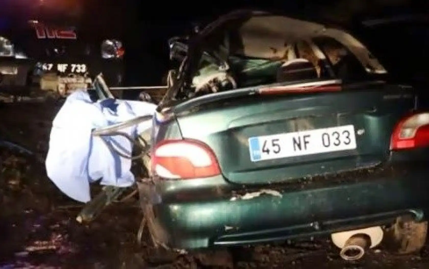 Feci kazada karı koca hayatını kaybetti