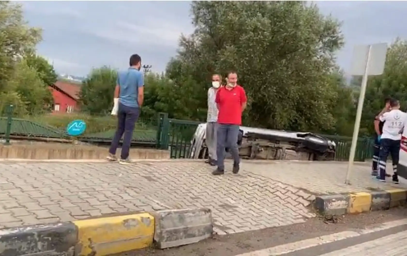 Polisevi kavşağında kaza