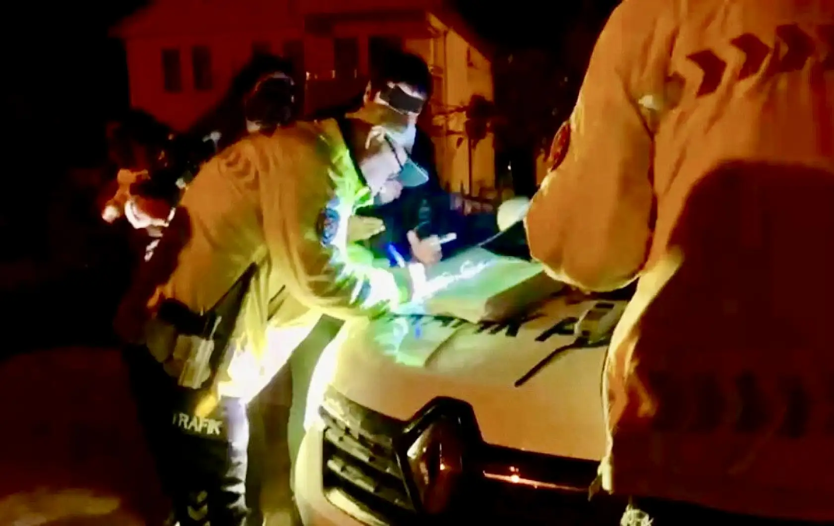 Tıyırtı rampasında polisin sabır testi