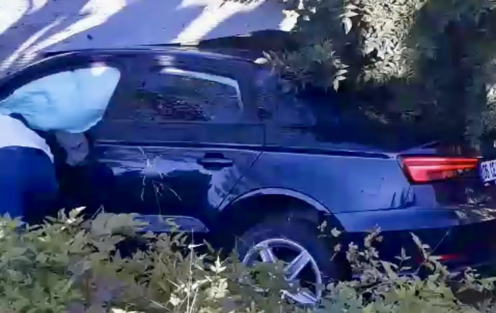 Çarpışan araçlardan biri Şarampole uçtu