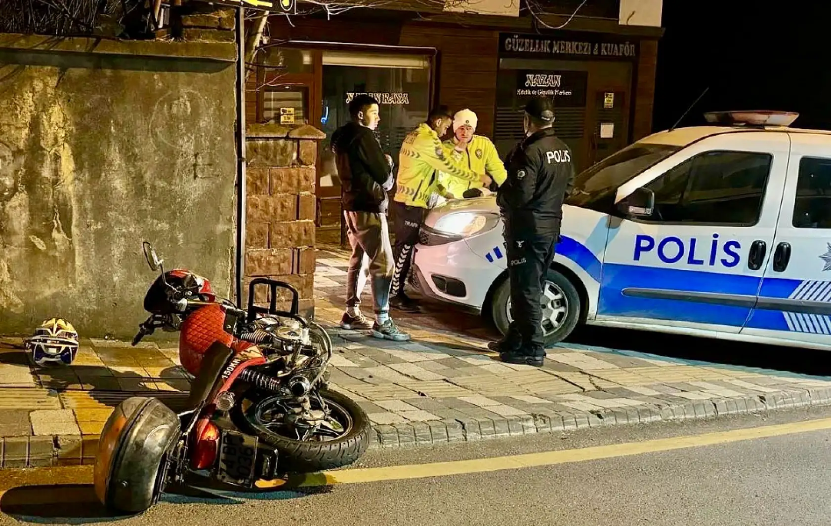 Kaçarken kaza yaptılar