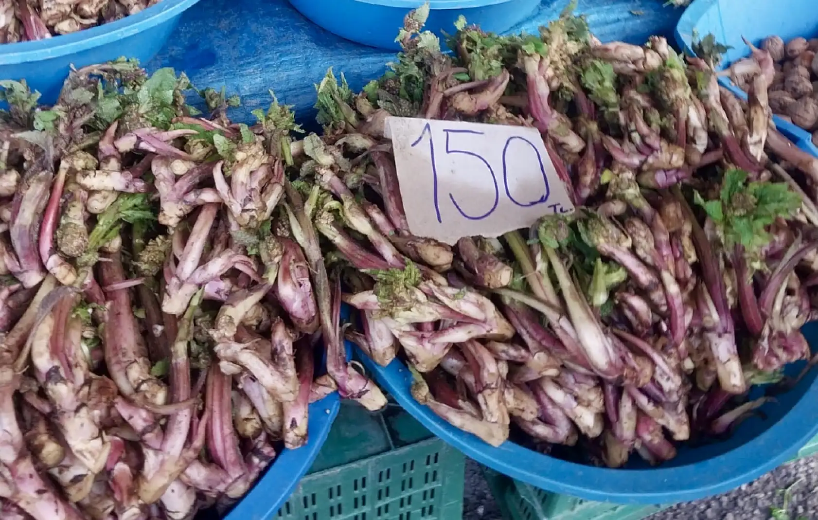 Pazarda ıspıt bolluğu