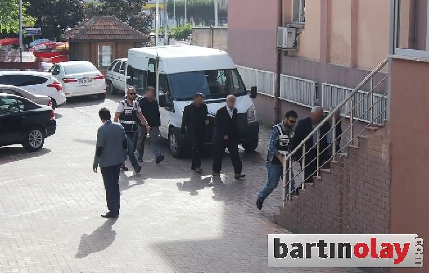 Bartın'da Gözltındaki 26 kişi adliyeye sevk edildi