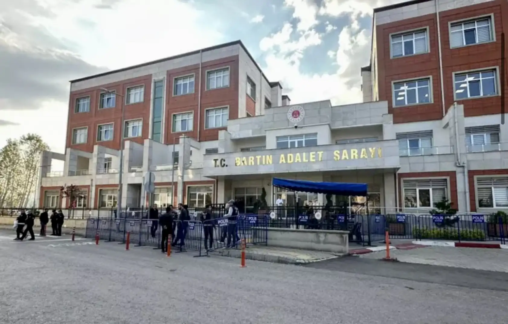 Müebbet hapis cezasına çarptırıldı