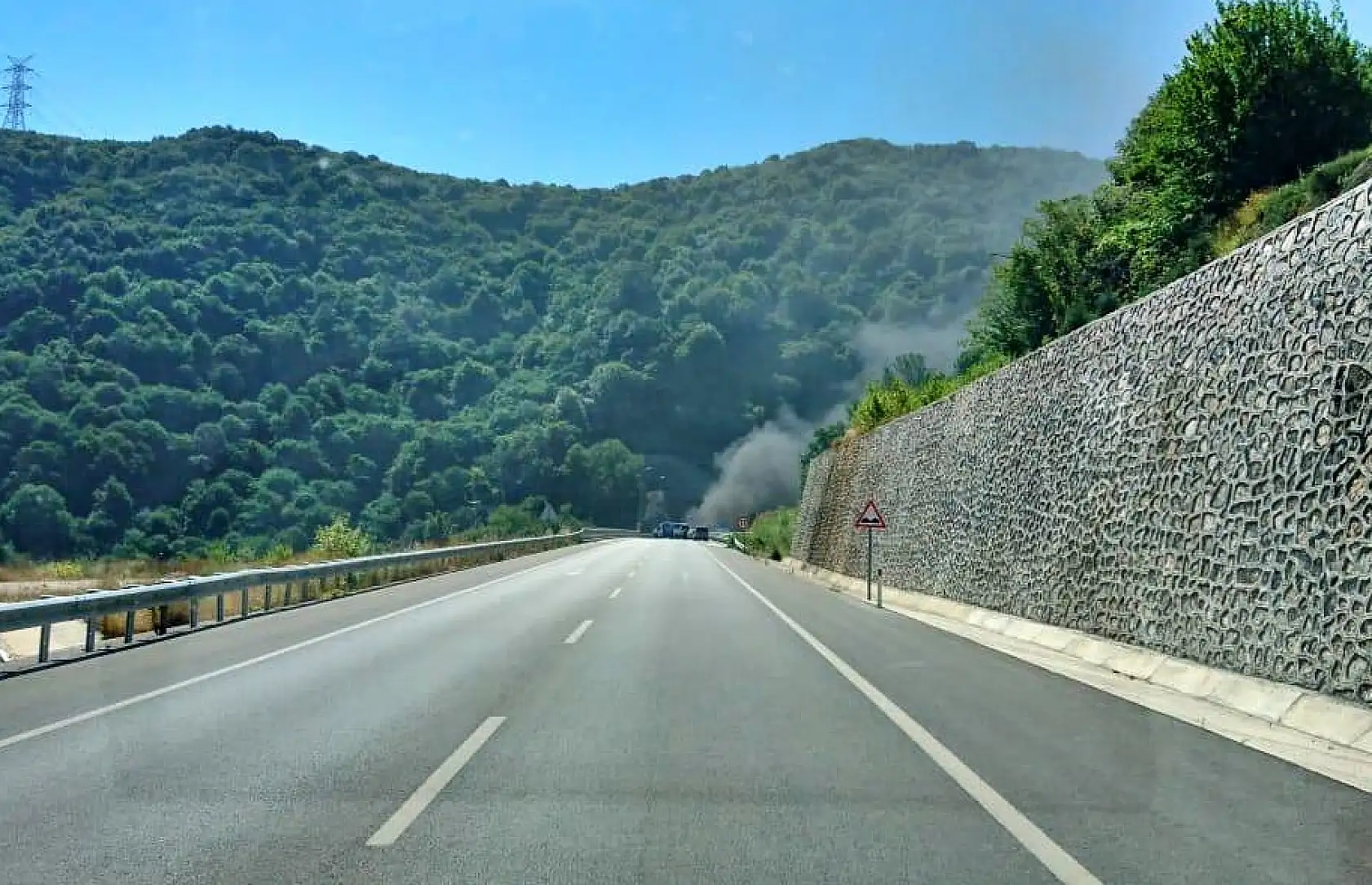 Amasra tünelinde araç yangını