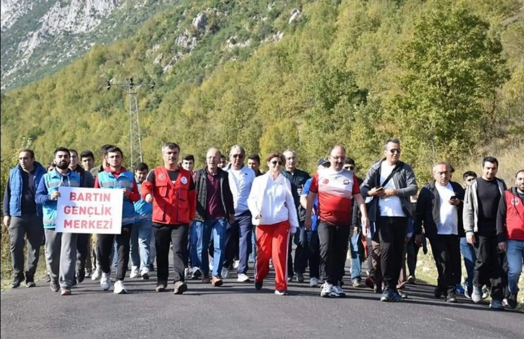 Ulukaya şelalesine doğa yürüyüşü