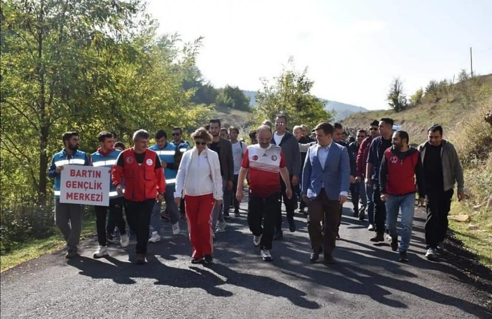 Ulukaya şelalesine doğa yürüyüşü