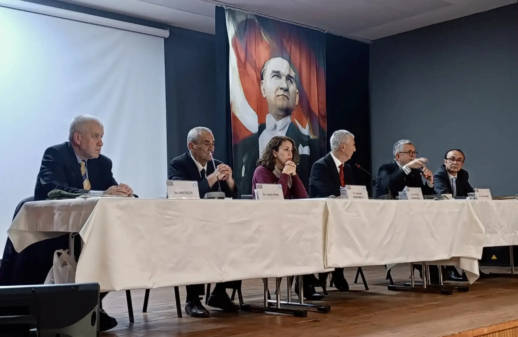 Yazı yazma helaya başın girer belaya