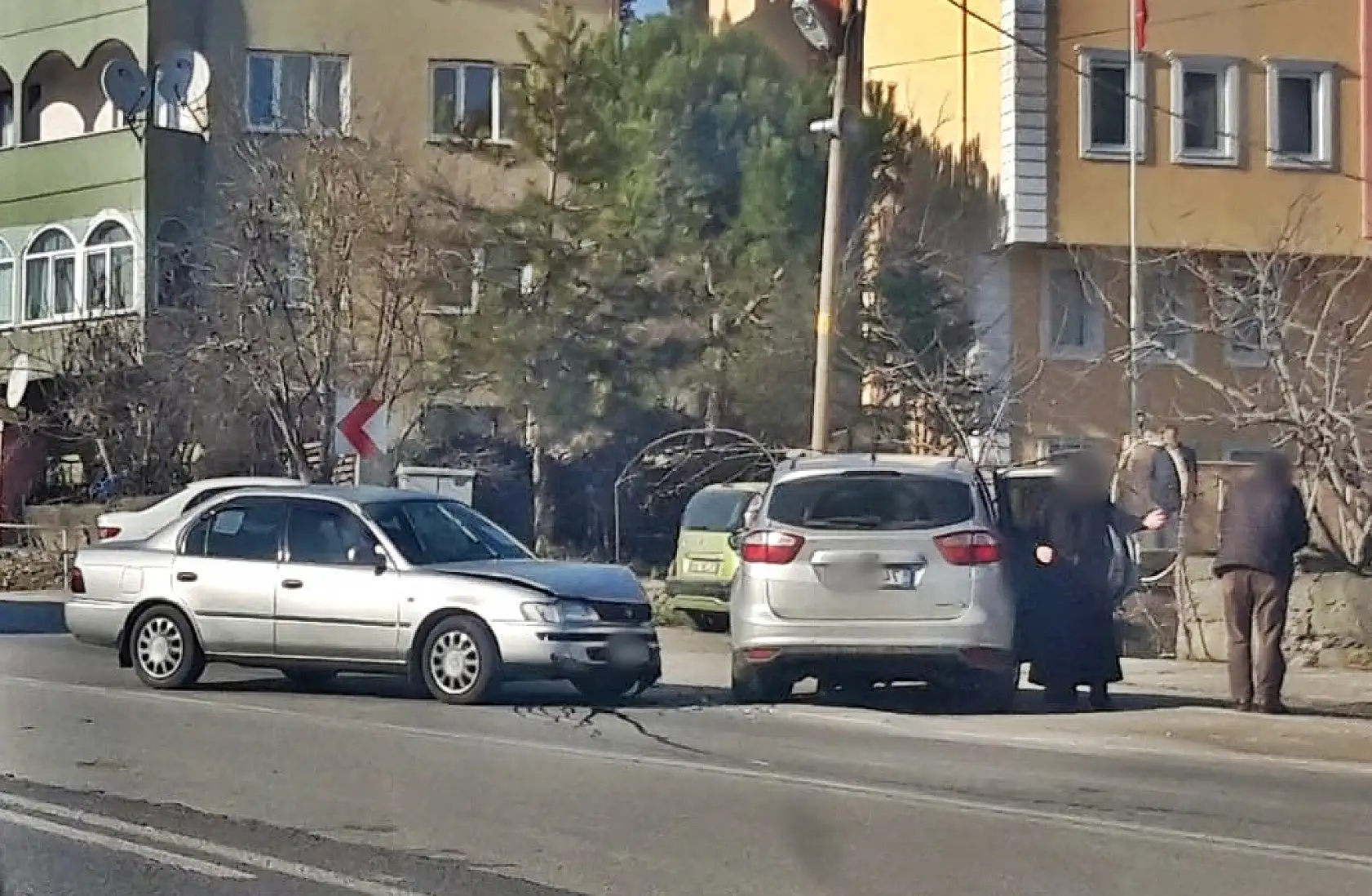 Kaza, iki araç çarpıştı