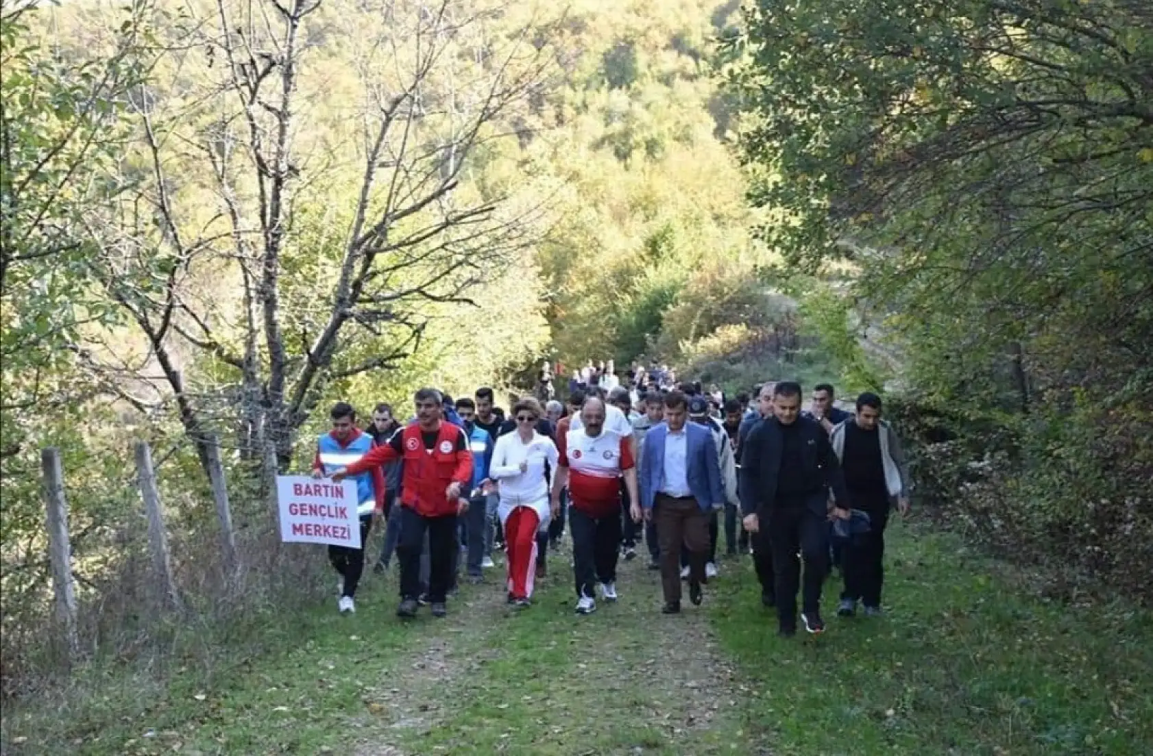 Ulukaya şelalesine doğa yürüyüşü