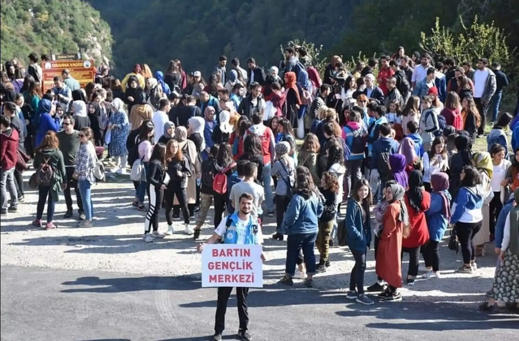 Ulukaya şelalesine doğa yürüyüşü