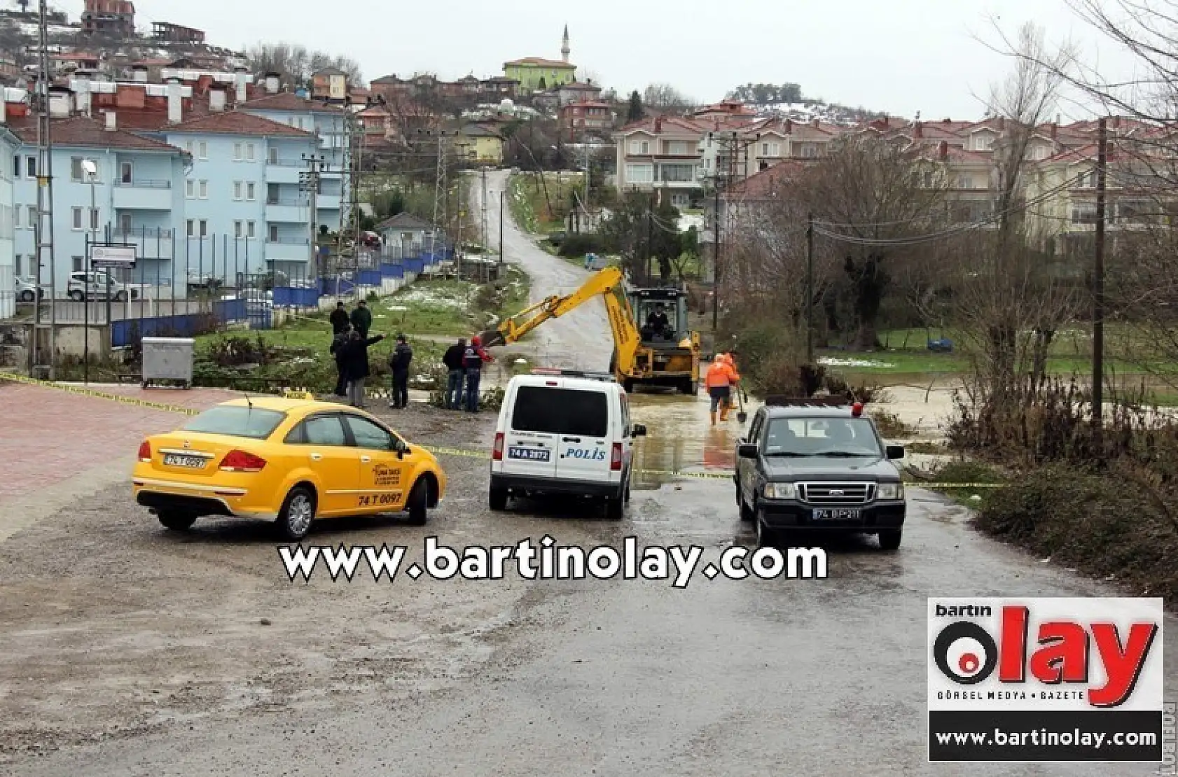 Karlar Eridi, Köprü Ve Yollar Sular Altında 