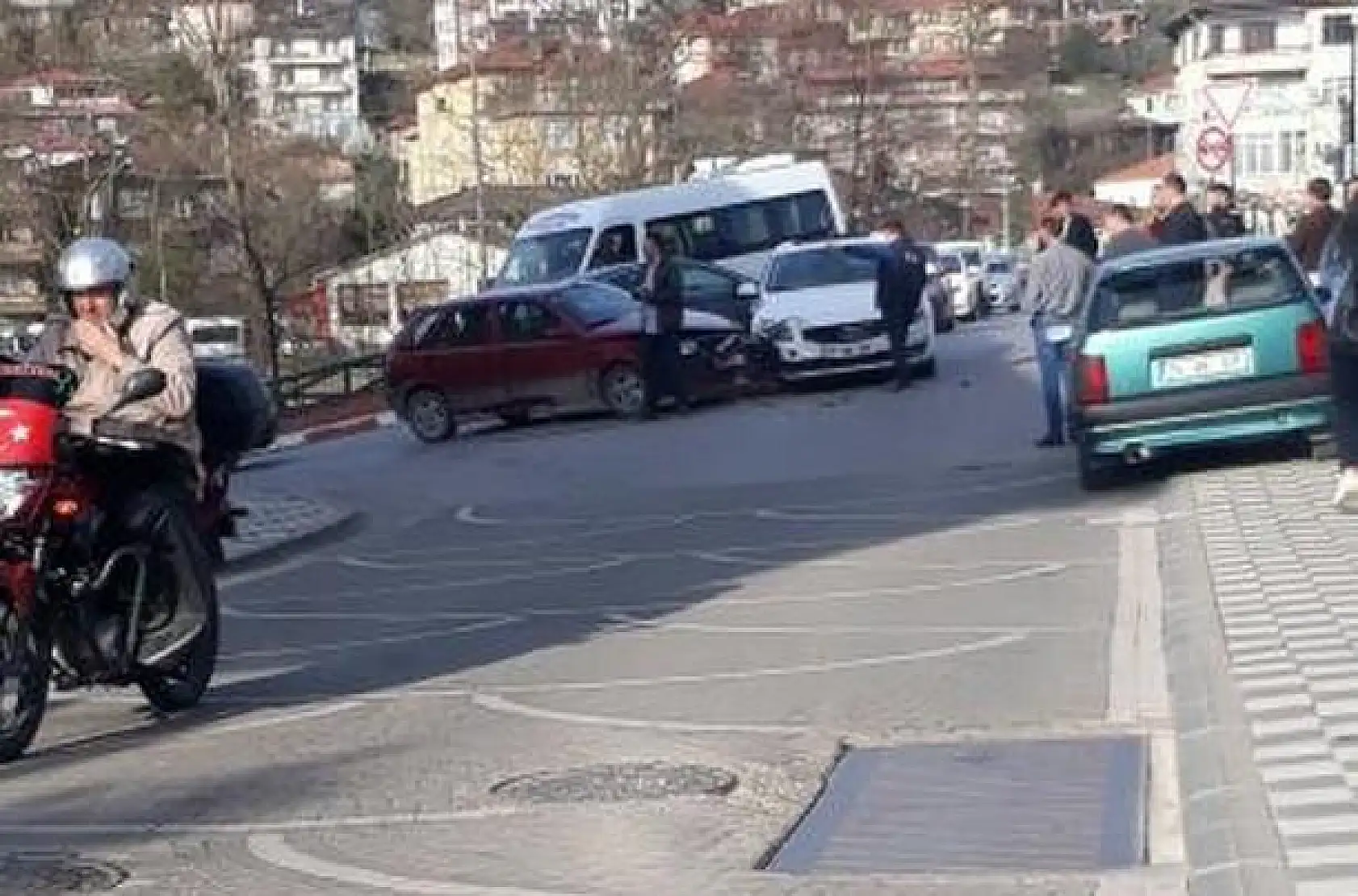 Köprü girişinde kaza