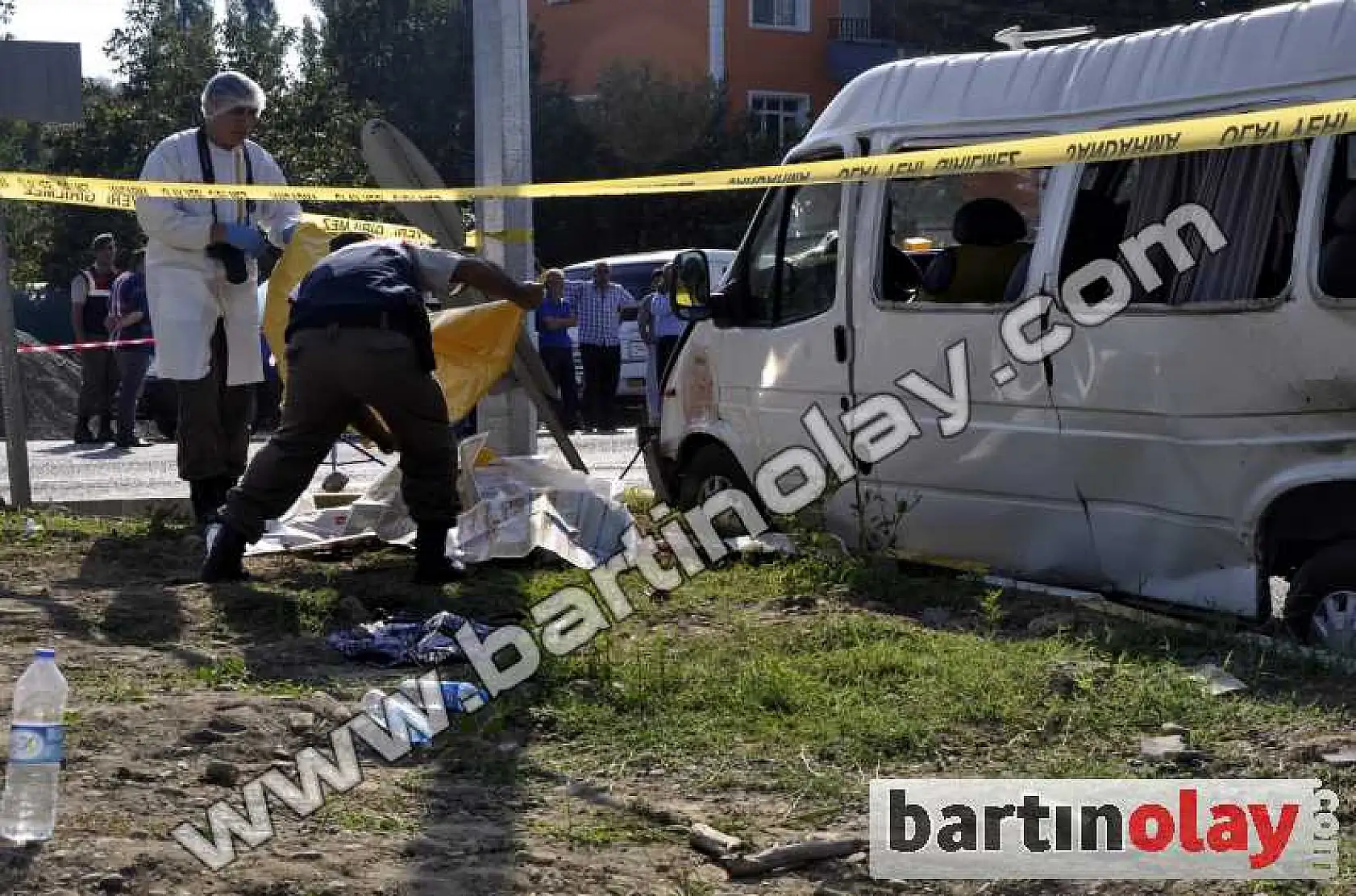 BARTIN'DA FECİ KAZA, 1 ÖLÜ 12 YARALI