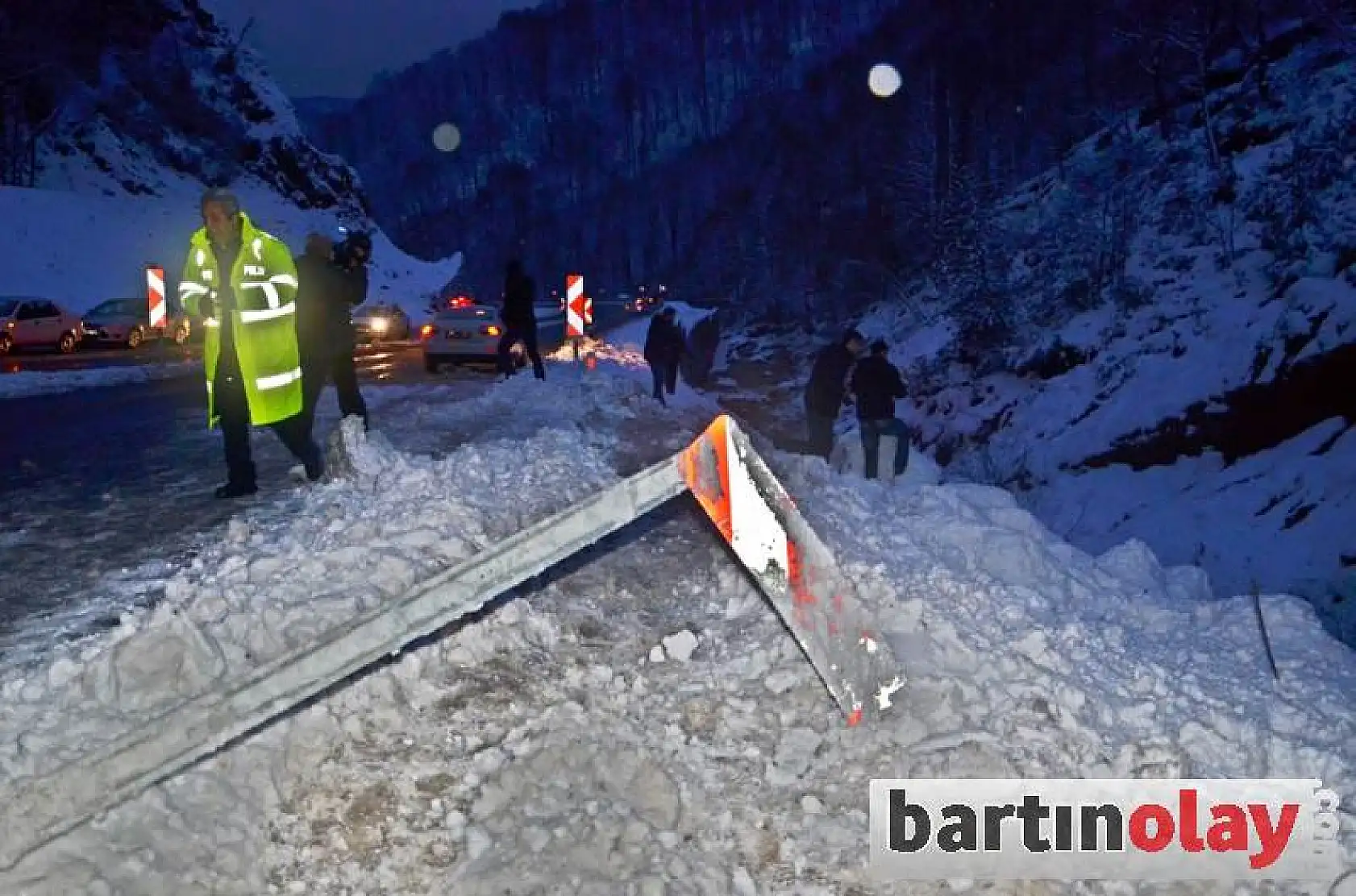 Otomobil dereye uçtu