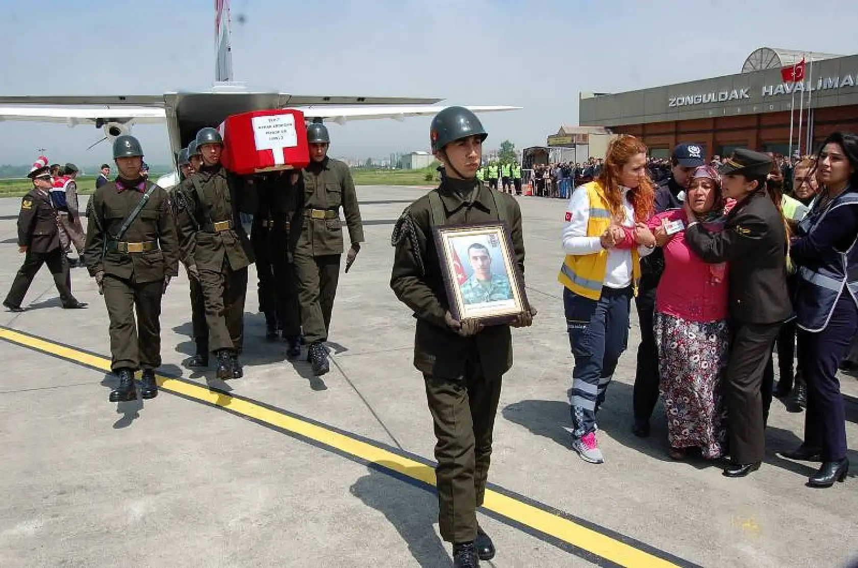 Kozcağız Şehidini tekbirlerle uğurladı