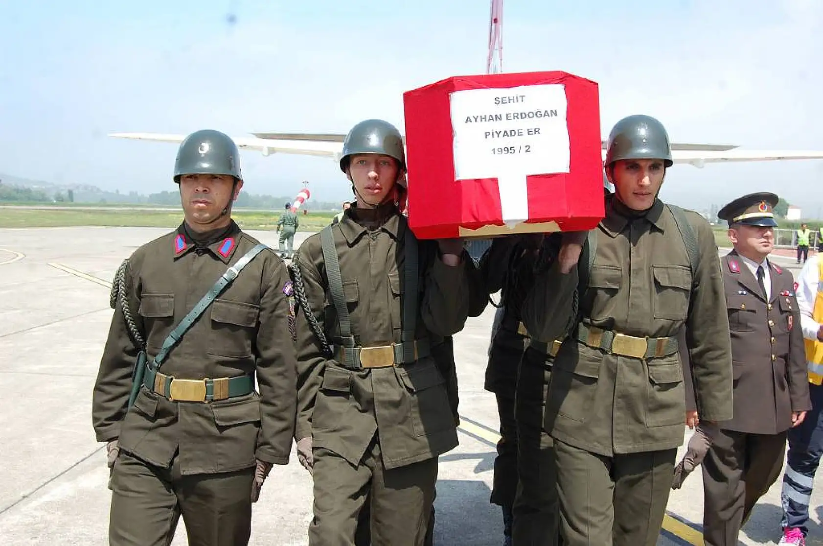 Kozcağızlı Şehit Havaalanında karşılandı 